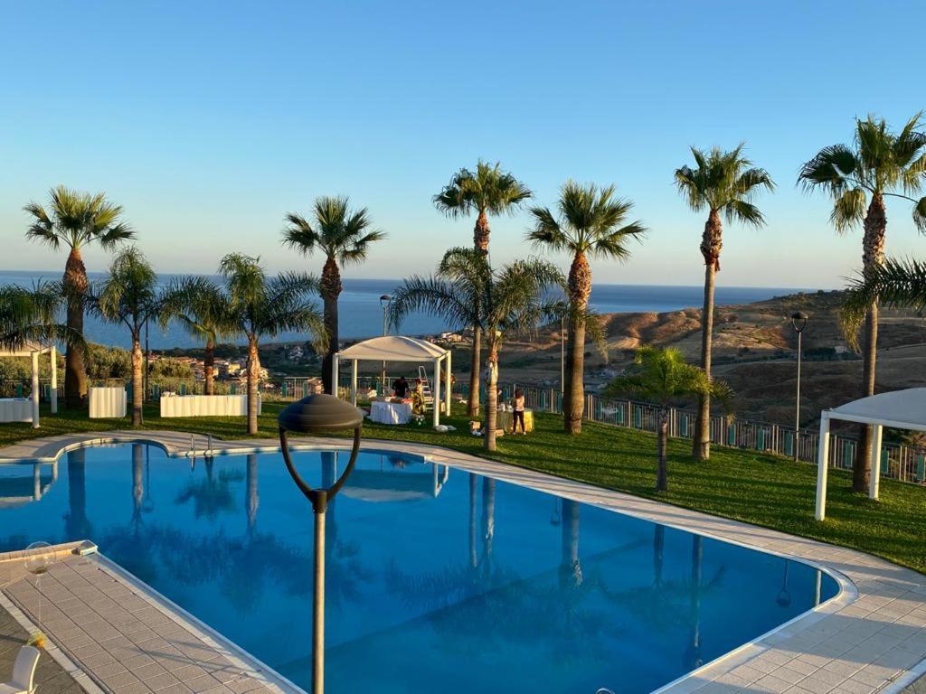 Partenone Resort Hotel Риаче-Марина Экстерьер фото
