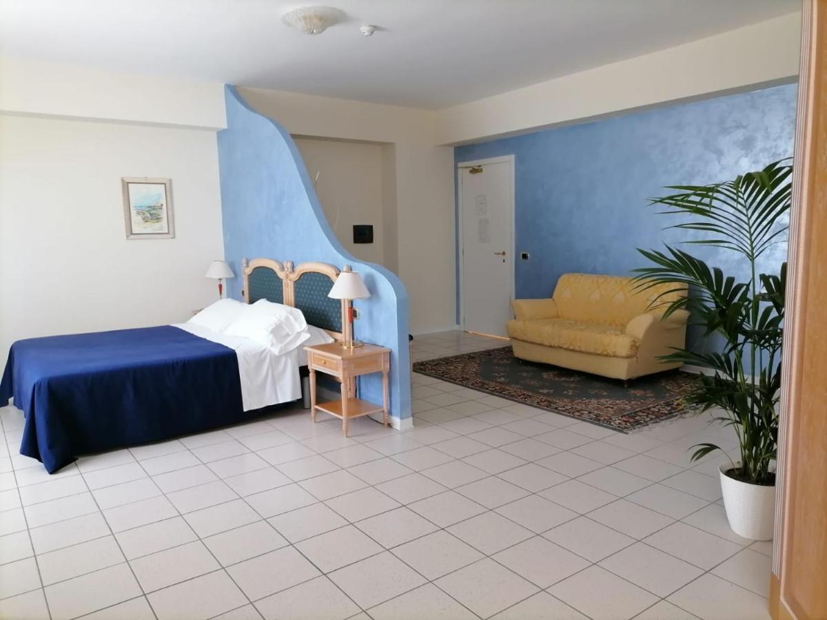 Partenone Resort Hotel Риаче-Марина Экстерьер фото