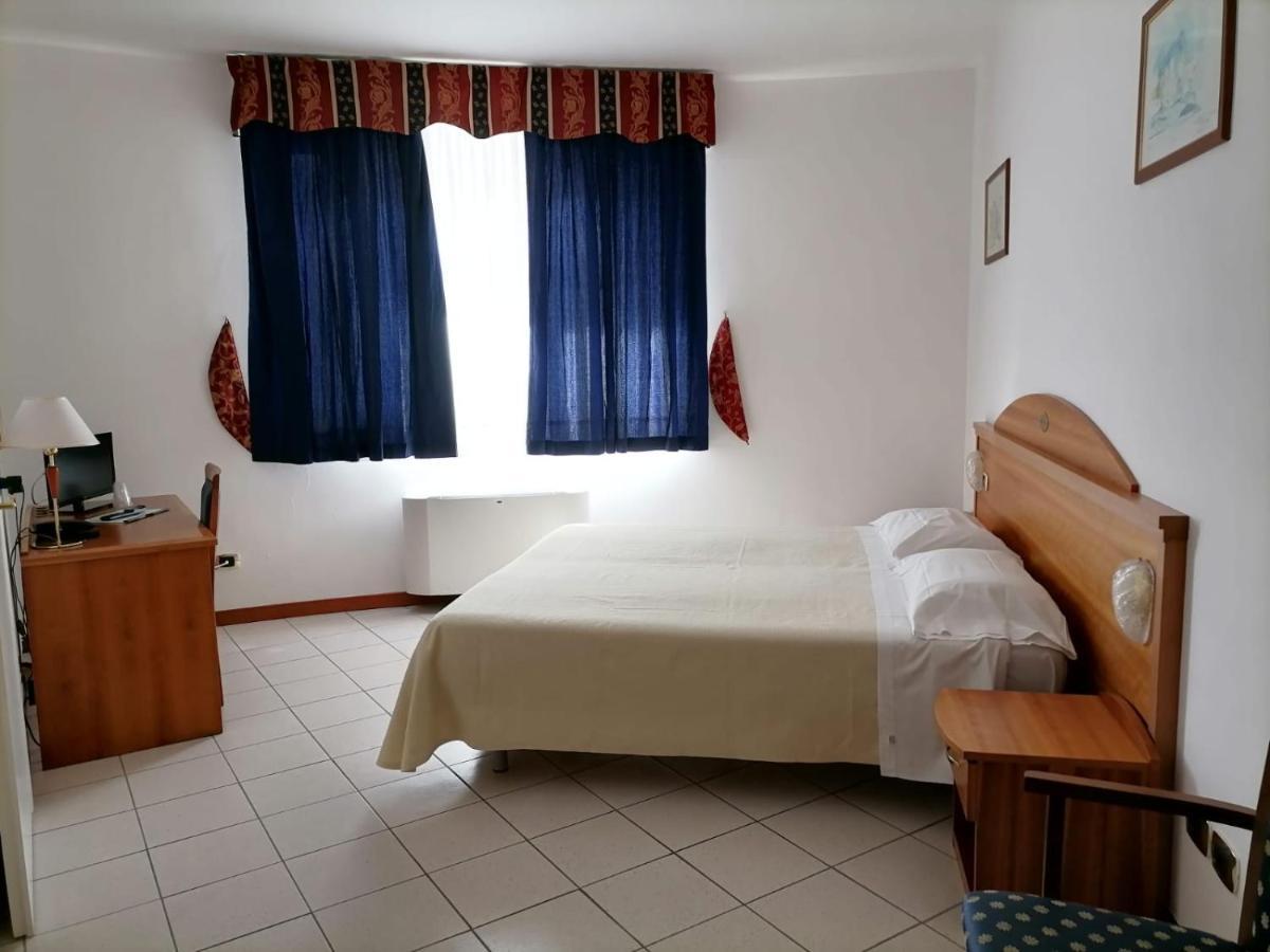 Partenone Resort Hotel Риаче-Марина Экстерьер фото