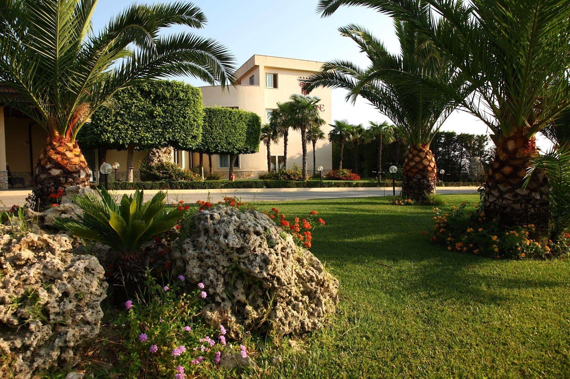 Partenone Resort Hotel Риаче-Марина Экстерьер фото